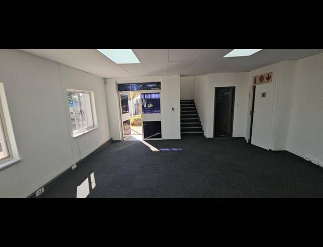INDUSTRIAL PROPERTY TO RENT IN HALFWAY HOUSE